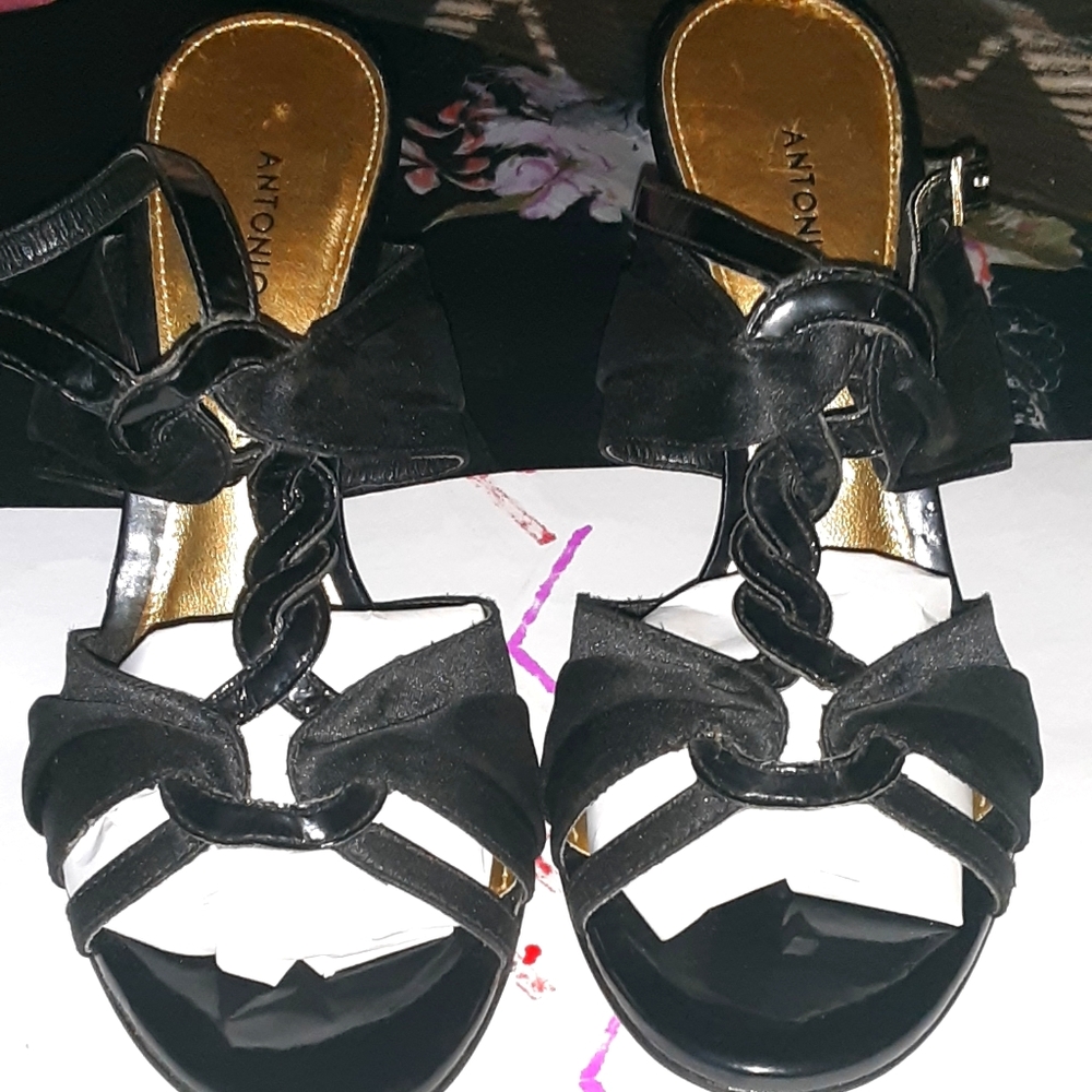 Antonio melani black pumps